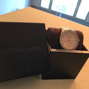 Michael Kors watch 💜
